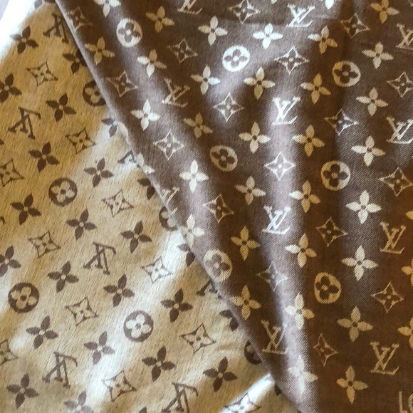 Louis Vuitton scarf - Picture 4 of 5